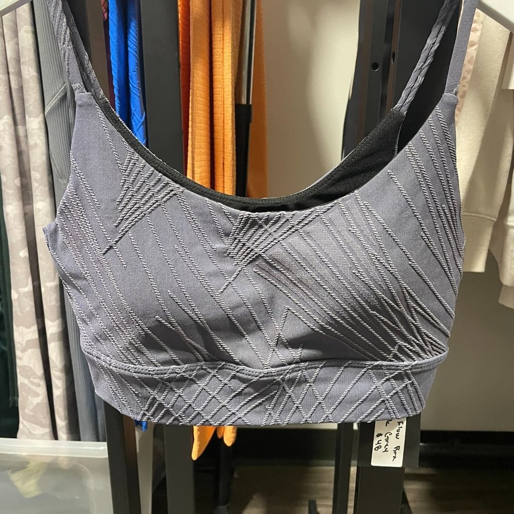 Onzie Flow Bra in gray